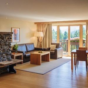 Deluxe  Lodge